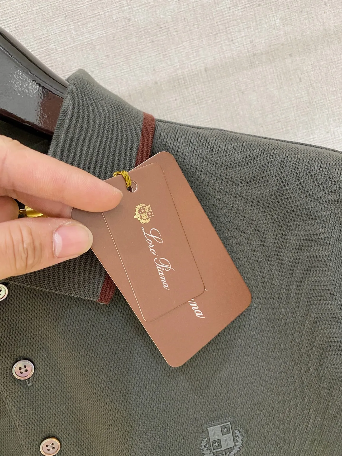 Loro Piana# New Arrival men's POLO shirt is now available! High-quality concave and convex silicone design# Jacquard mesh fabric, soft and comfortable texture, super breathable, long-term washing without deformation, Versatile style! Color: Dark Blue White Green Size: M-XXXL